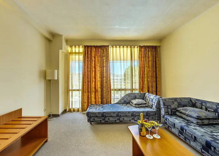 Club Sunny Hotell 4*